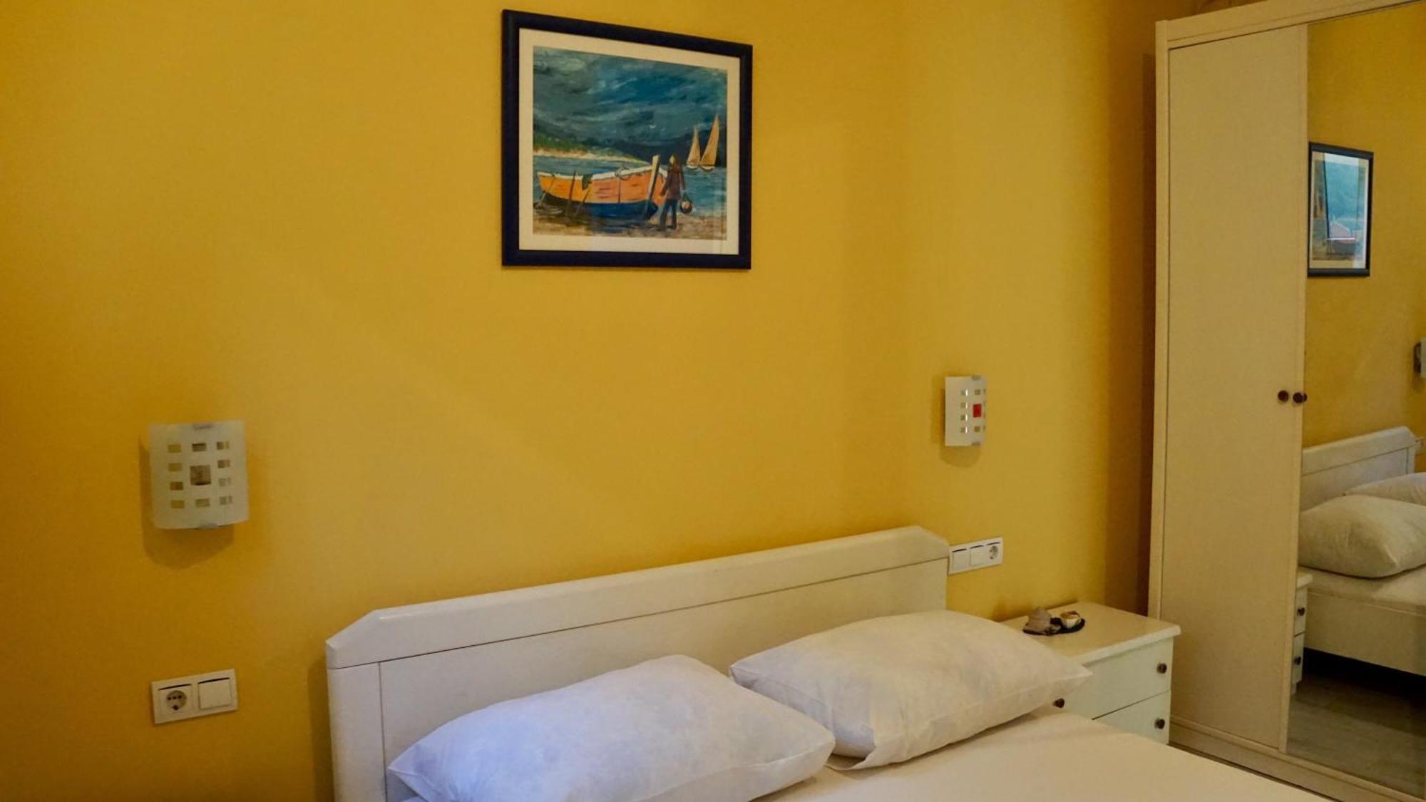 Apartments Niksa Kastelan Omiš Esterno foto