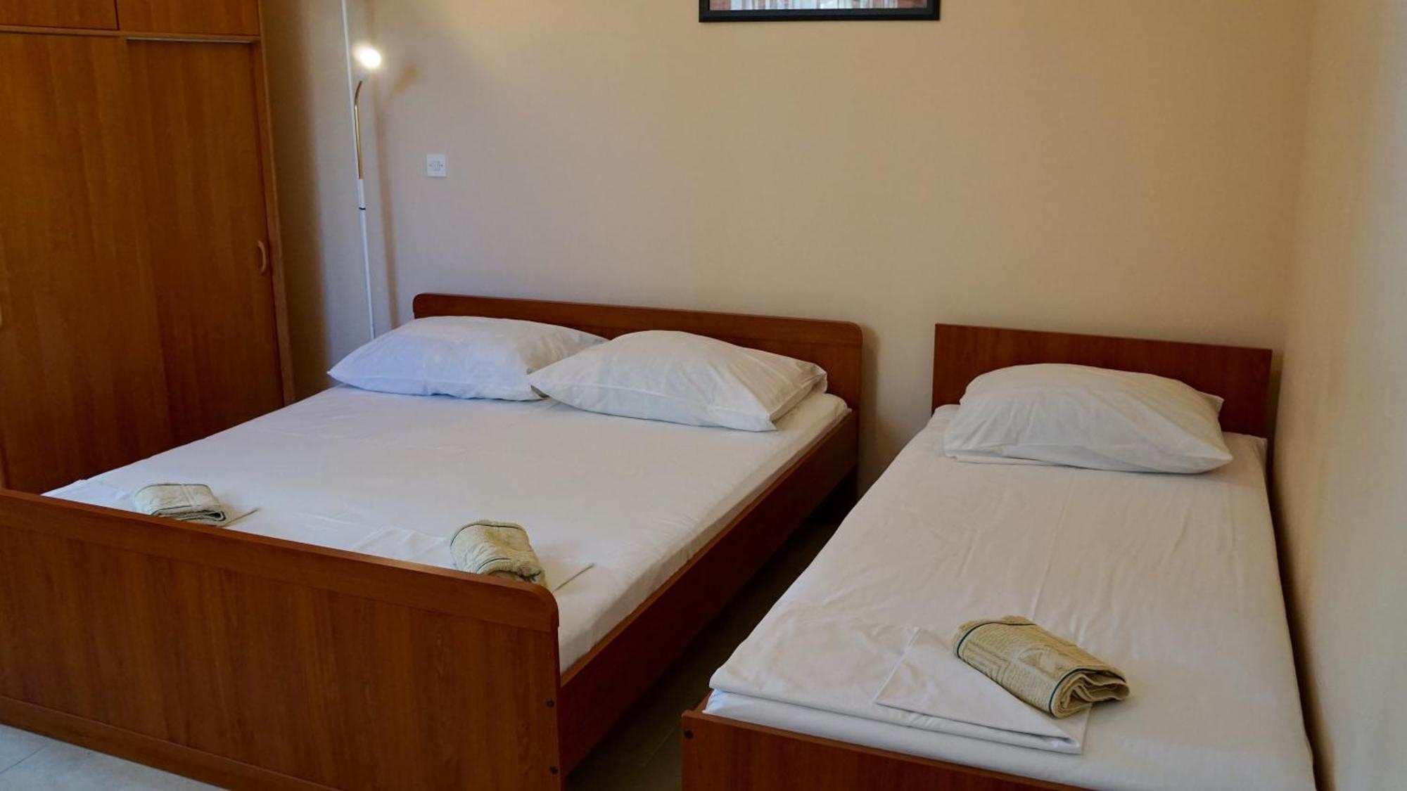 Apartments Niksa Kastelan Omiš Esterno foto