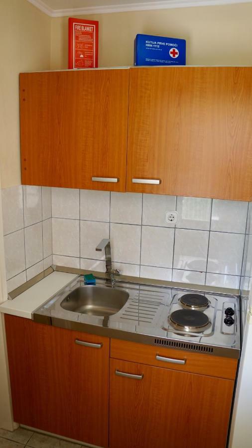 Apartments Niksa Kastelan Omiš Esterno foto
